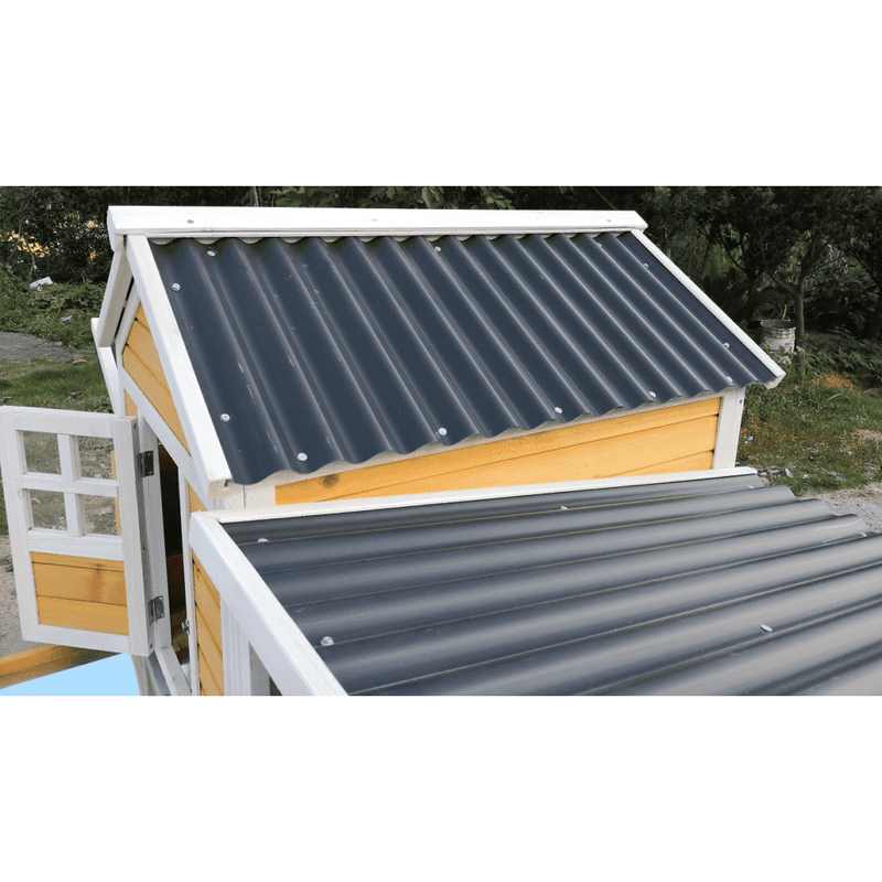 Rugged Ranch™ Laredo Wood Chicken Coop (Up to 5 chickens)