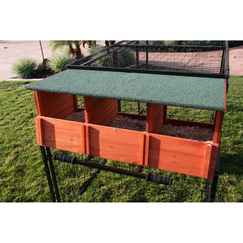 Rugged Ranch™ Spring Fling Mobile Coop (up to 9 chickens)